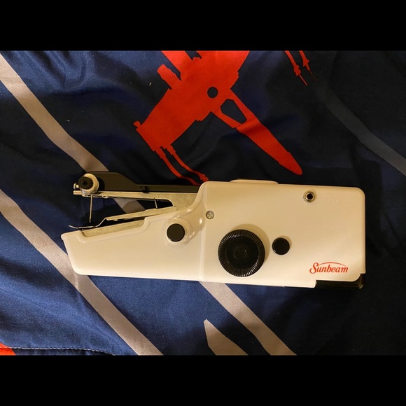 Mini Electric Sewing Machine Handheld - Picture 4 of 4
